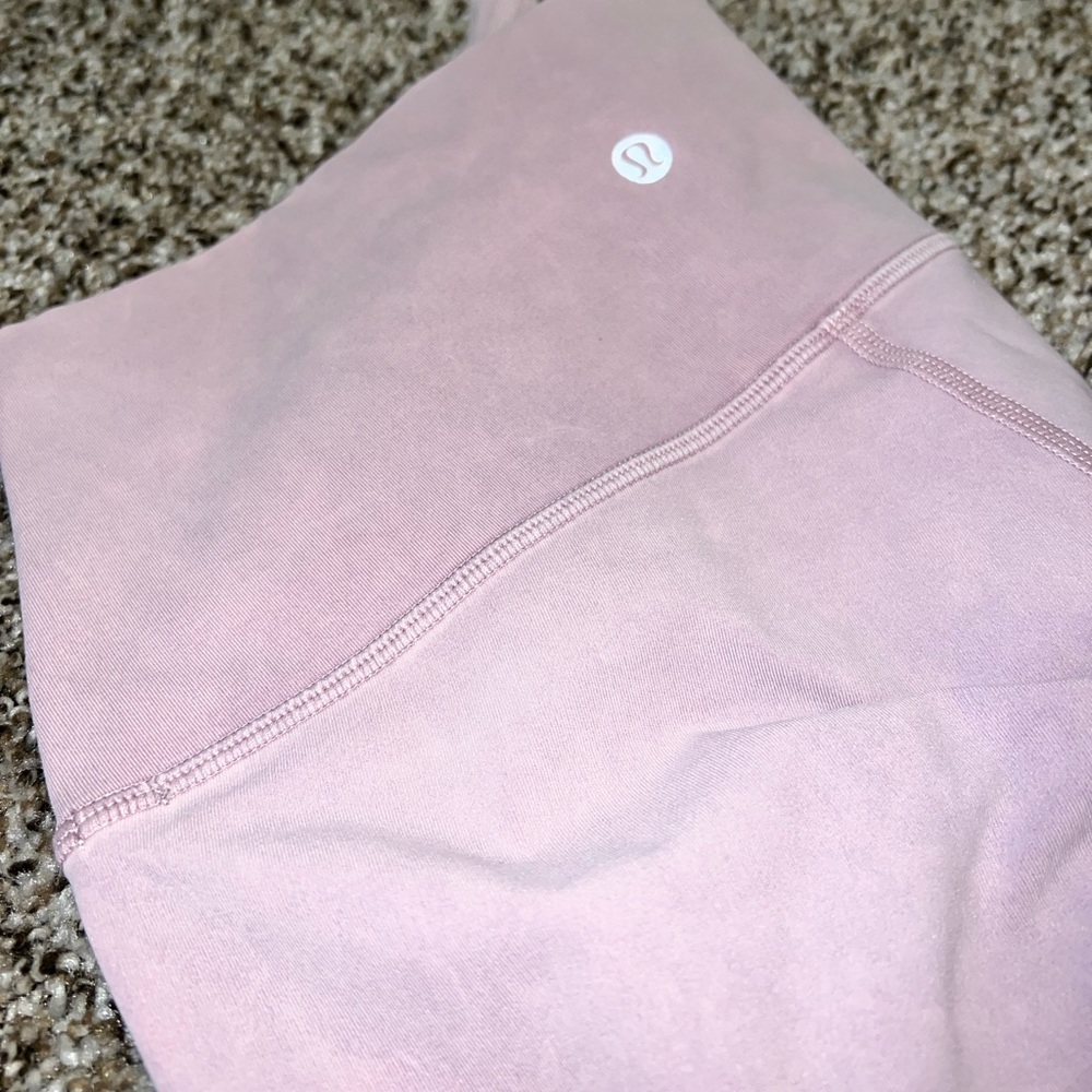 Light Pink/ Mauve Lulu Lemon size 6 28”